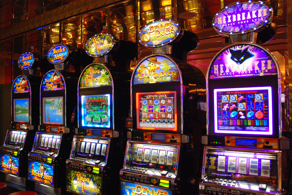 The Slot Machine Guide: How to Play and Win