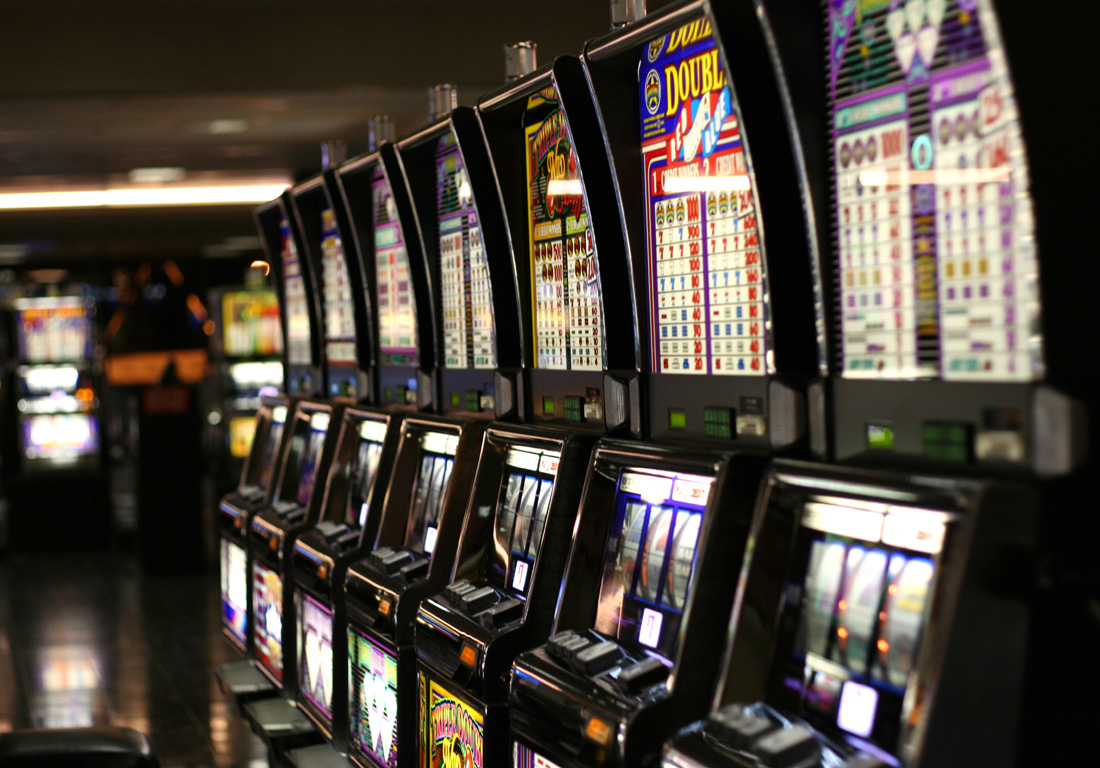 Online Slot Benefits – Which are the Most Critical Options that come with Slots?